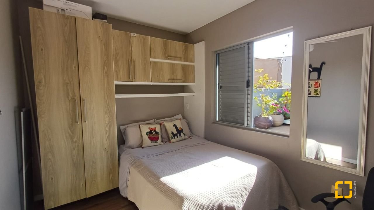 Casa de Condomínio com 148m², 2 quartos (sendo 1 suíte), 2 garagens, no bairro Santo Antônio de Lisboa em Florianópolis