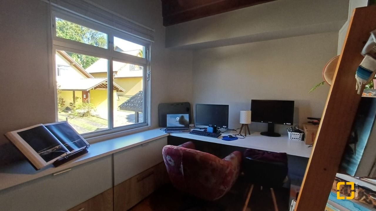 Casa de Condomínio com 148m², 2 quartos (sendo 1 suíte), 2 garagens, no bairro Santo Antônio de Lisboa em Florianópolis
