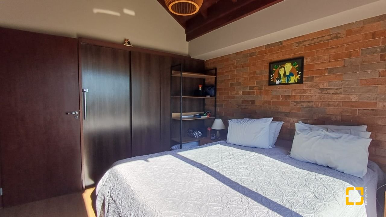 Casa de Condomínio com 148m², 2 quartos (sendo 1 suíte), 2 garagens, no bairro Santo Antônio de Lisboa em Florianópolis