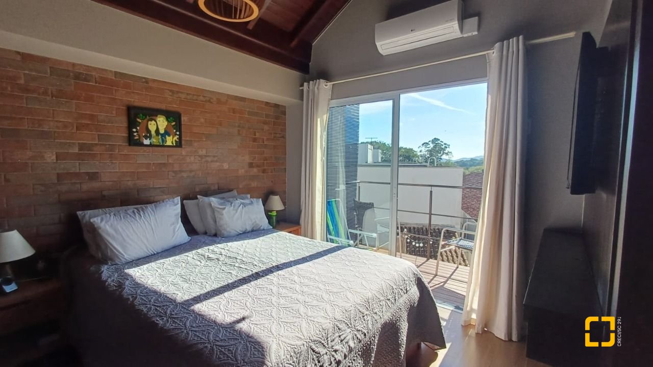 Casa de Condomínio com 148m², 2 quartos (sendo 1 suíte), 2 garagens, no bairro Santo Antônio de Lisboa em Florianópolis