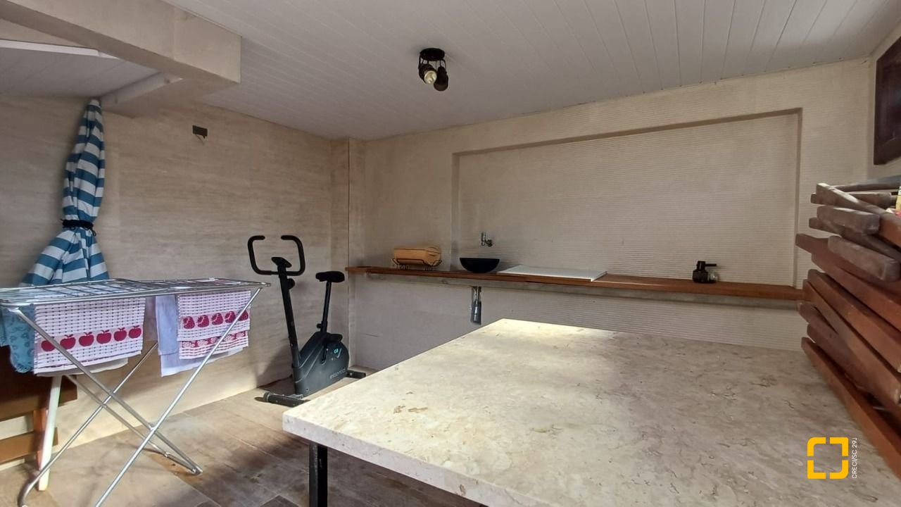 Casa de Condomínio com 148m², 2 quartos (sendo 1 suíte), 2 garagens, no bairro Santo Antônio de Lisboa em Florianópolis