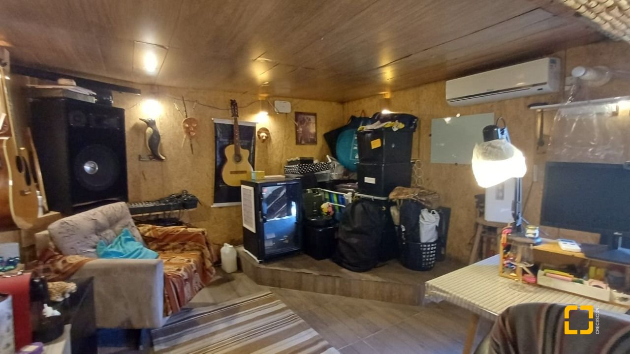 Casa de Condomínio com 148m², 2 quartos (sendo 1 suíte), 2 garagens, no bairro Santo Antônio de Lisboa em Florianópolis