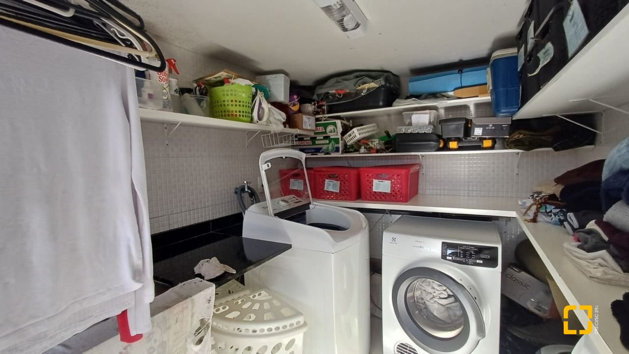 Casa de Condomínio com 148m², 2 quartos (sendo 1 suíte), 2 garagens, no bairro Santo Antônio de Lisboa em Florianópolis