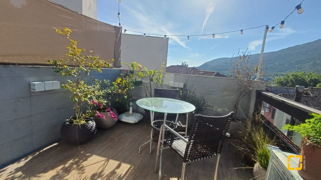 Casa de Condomínio com 148m², 2 quartos (sendo 1 suíte), 2 garagens, no bairro Santo Antônio de Lisboa em Florianópolis
