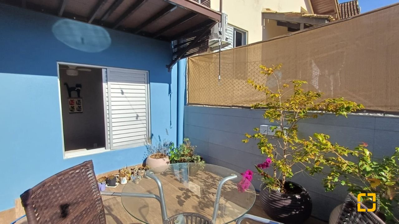 Casa de Condomínio com 148m², 2 quartos (sendo 1 suíte), 2 garagens, no bairro Santo Antônio de Lisboa em Florianópolis