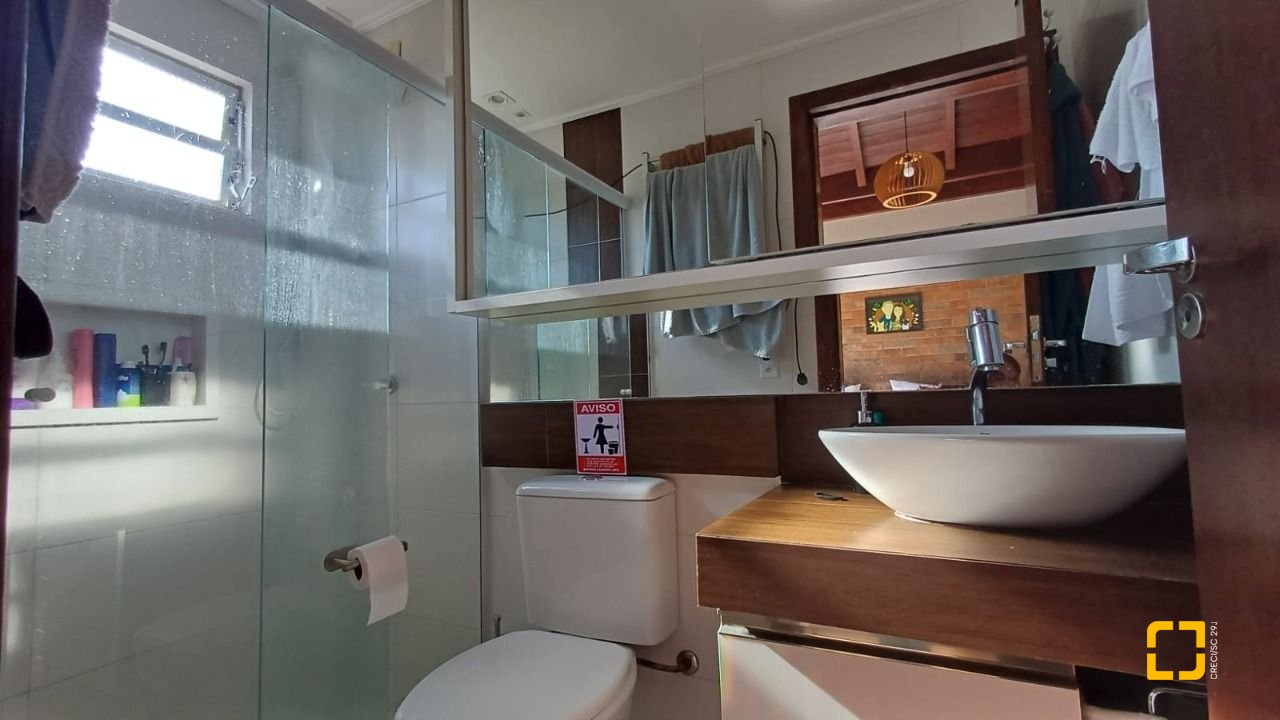 Casa de Condomínio com 148m², 2 quartos (sendo 1 suíte), 2 garagens, no bairro Santo Antônio de Lisboa em Florianópolis