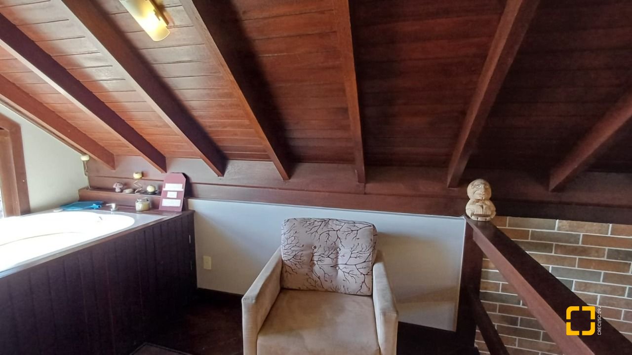Casa de Condomínio com 148m², 2 quartos (sendo 1 suíte), 2 garagens, no bairro Santo Antônio de Lisboa em Florianópolis