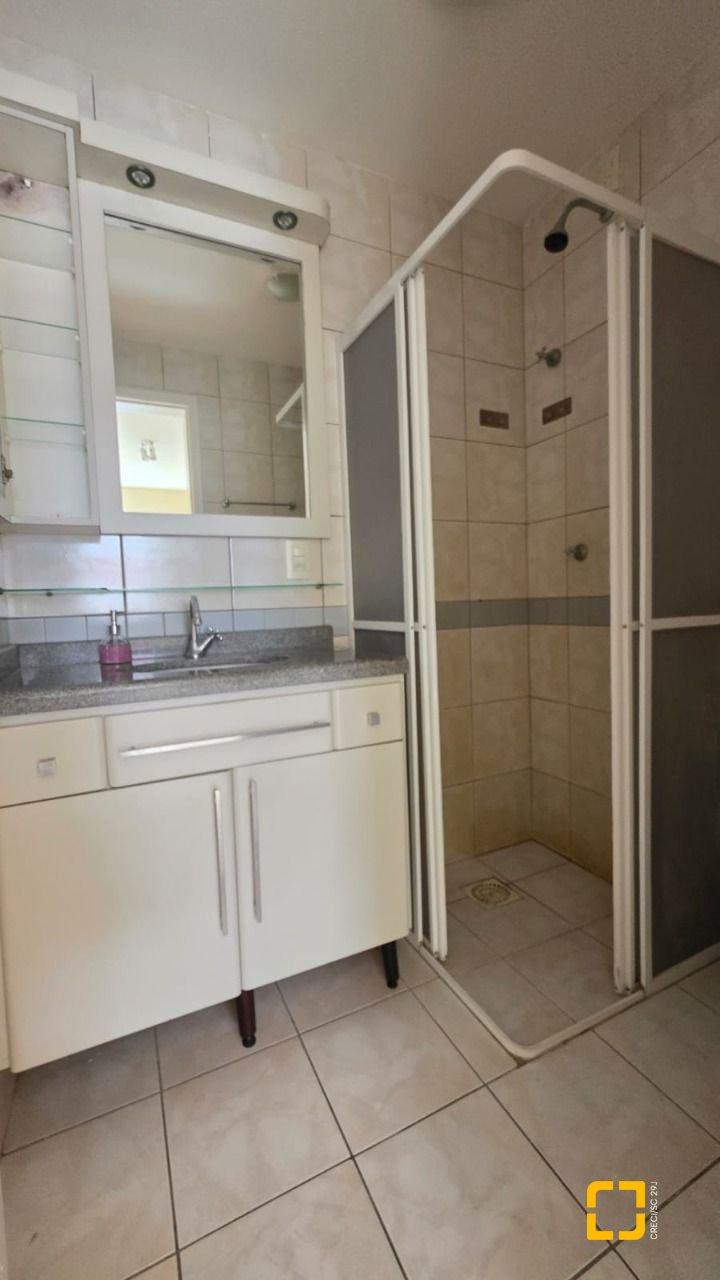 Apartamento com 71m², 3 quartos (sendo 1 suíte), 1 garagem, no bairro Trindade em Florianópolis