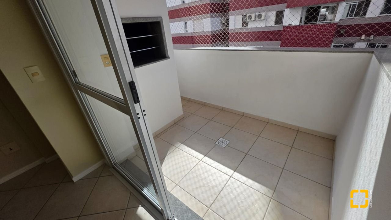 Apartamento com 71m², 3 quartos (sendo 1 suíte), 1 garagem, no bairro Trindade em Florianópolis