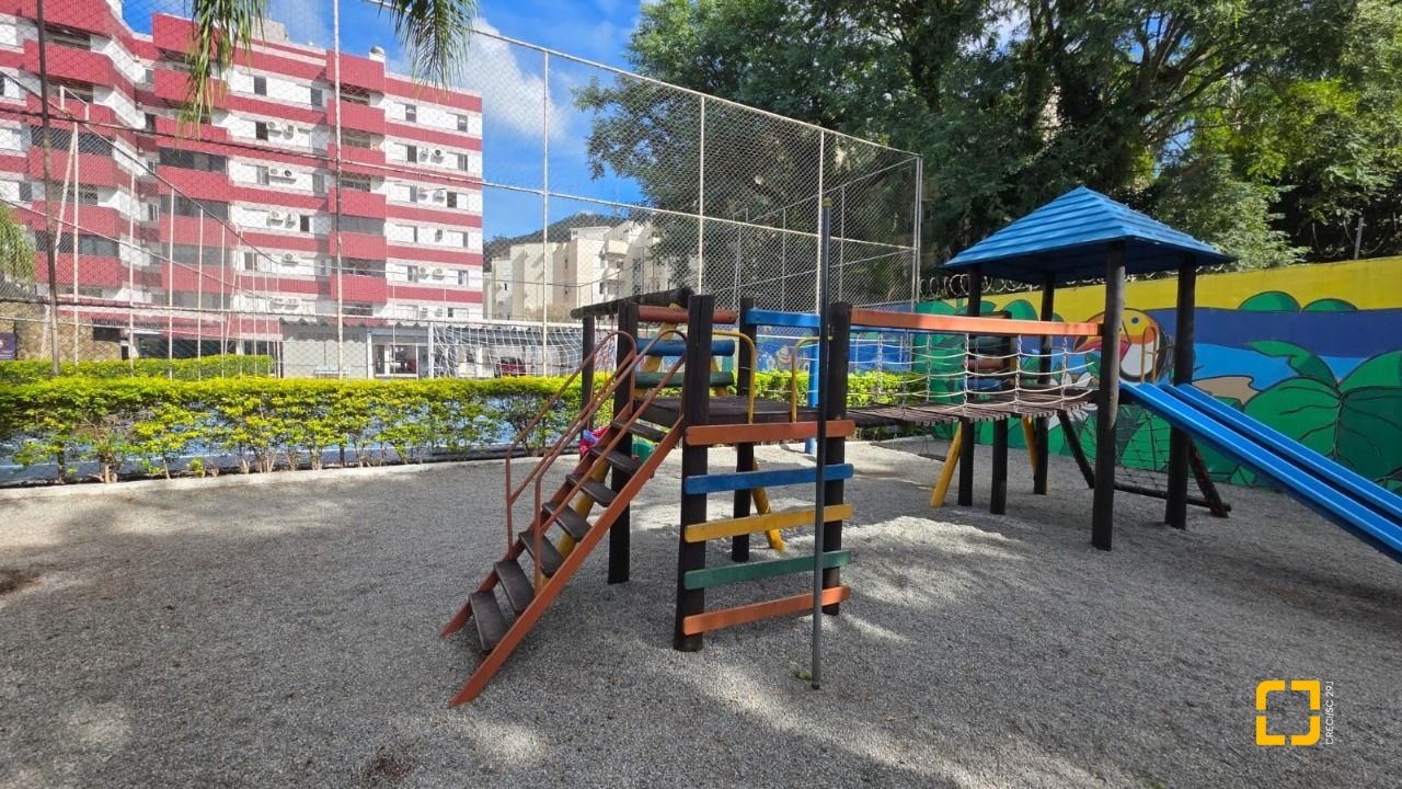 Apartamento com 71m², 3 quartos (sendo 1 suíte), 1 garagem, no bairro Trindade em Florianópolis
