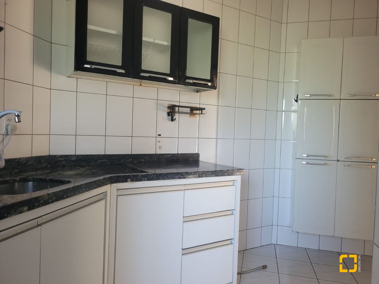Apartamento com 79m², 4 quartos (sendo 1 suíte), 1 garagem, no bairro Saco Grande em Florianópolis