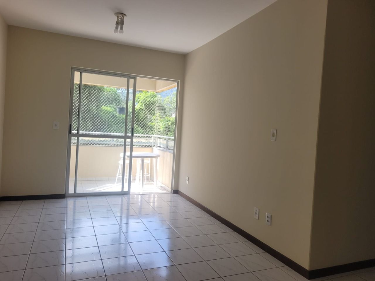 Apartamento com 79m², 4 quartos (sendo 1 suíte), 1 garagem, no bairro Saco Grande em Florianópolis