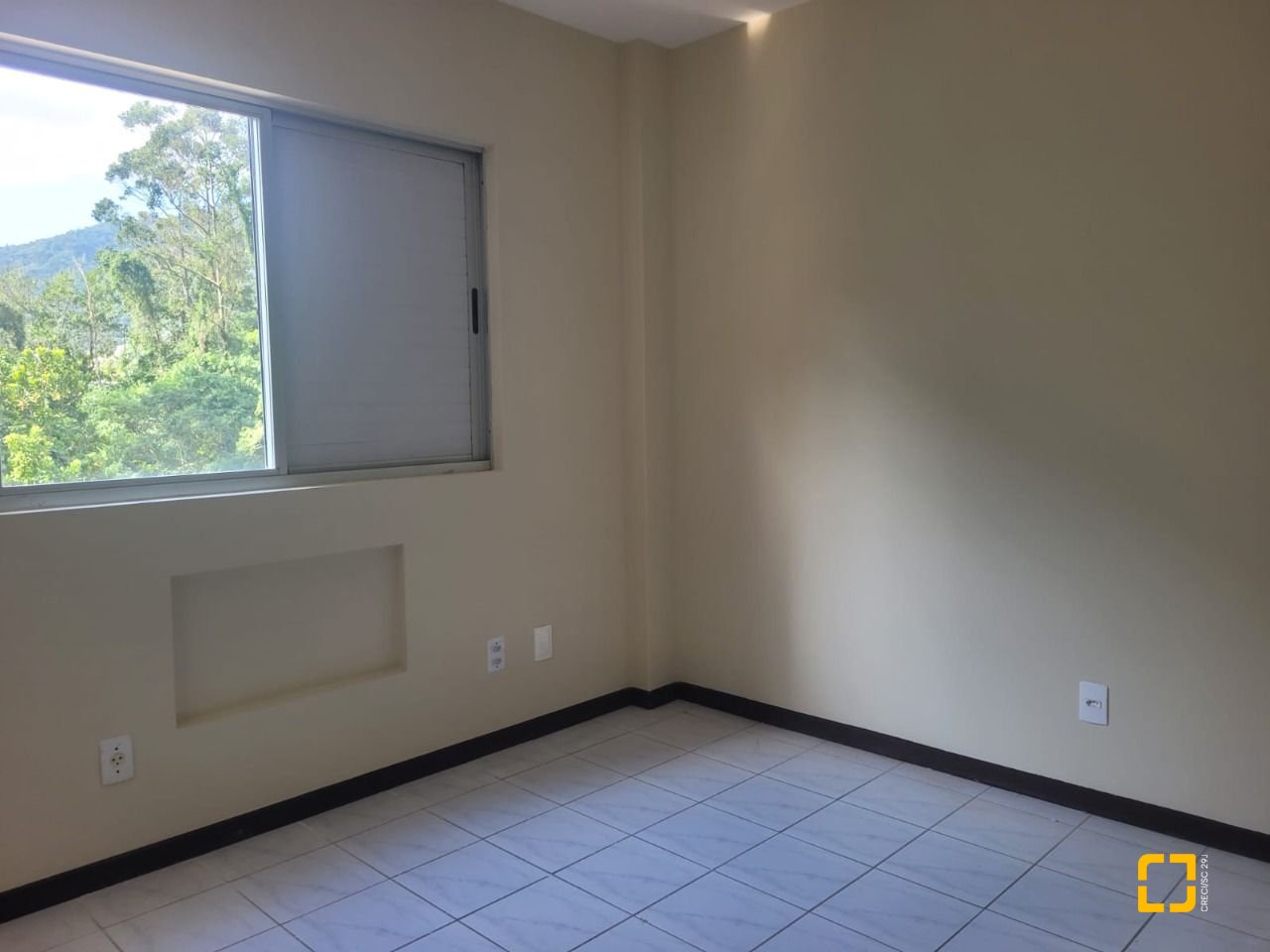 Apartamento com 79m², 4 quartos (sendo 1 suíte), 1 garagem, no bairro Saco Grande em Florianópolis