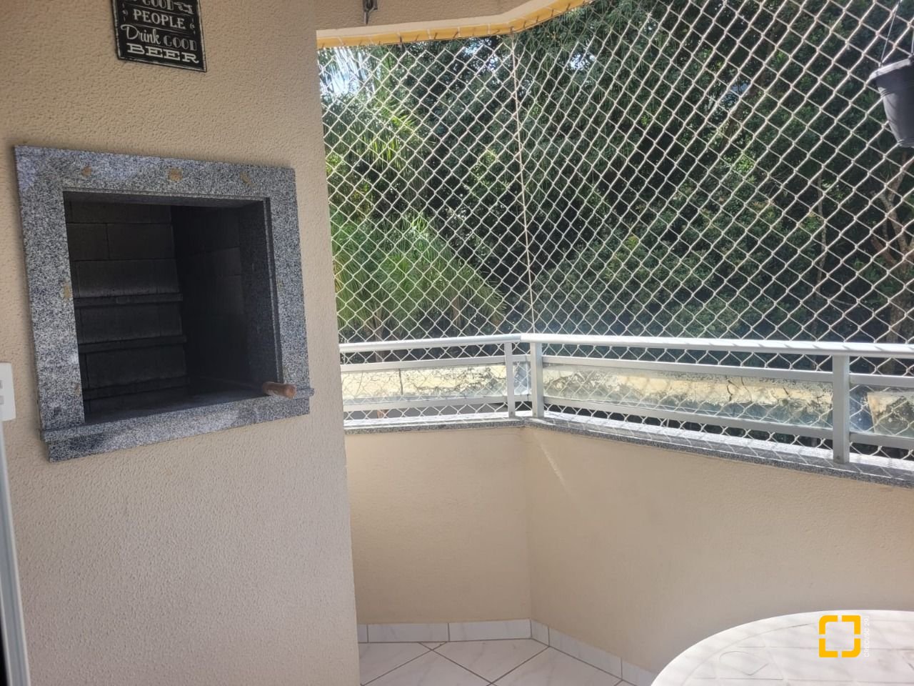 Apartamento com 79m², 4 quartos (sendo 1 suíte), 1 garagem, no bairro Saco Grande em Florianópolis