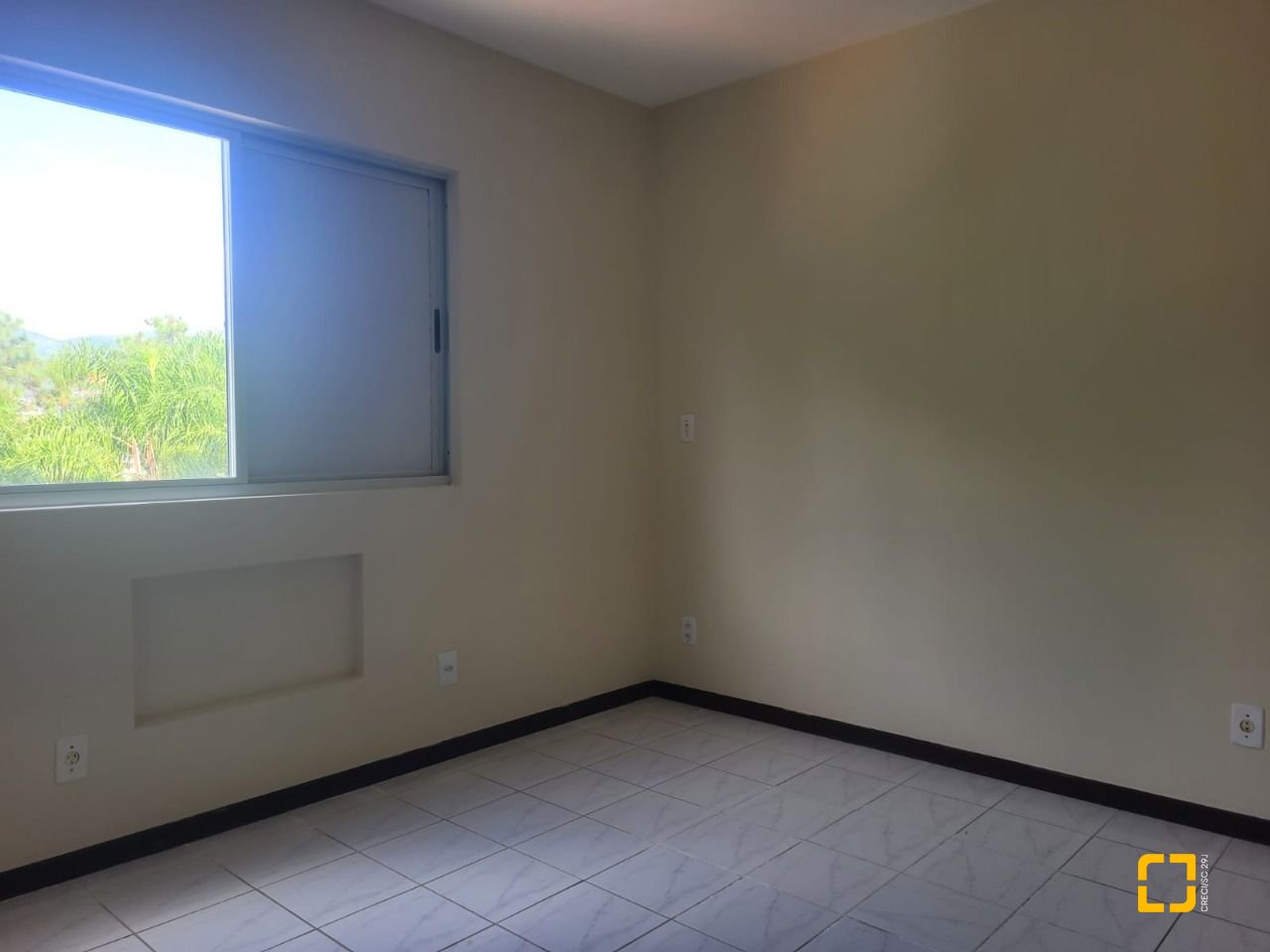 Apartamento com 79m², 4 quartos (sendo 1 suíte), 1 garagem, no bairro Saco Grande em Florianópolis