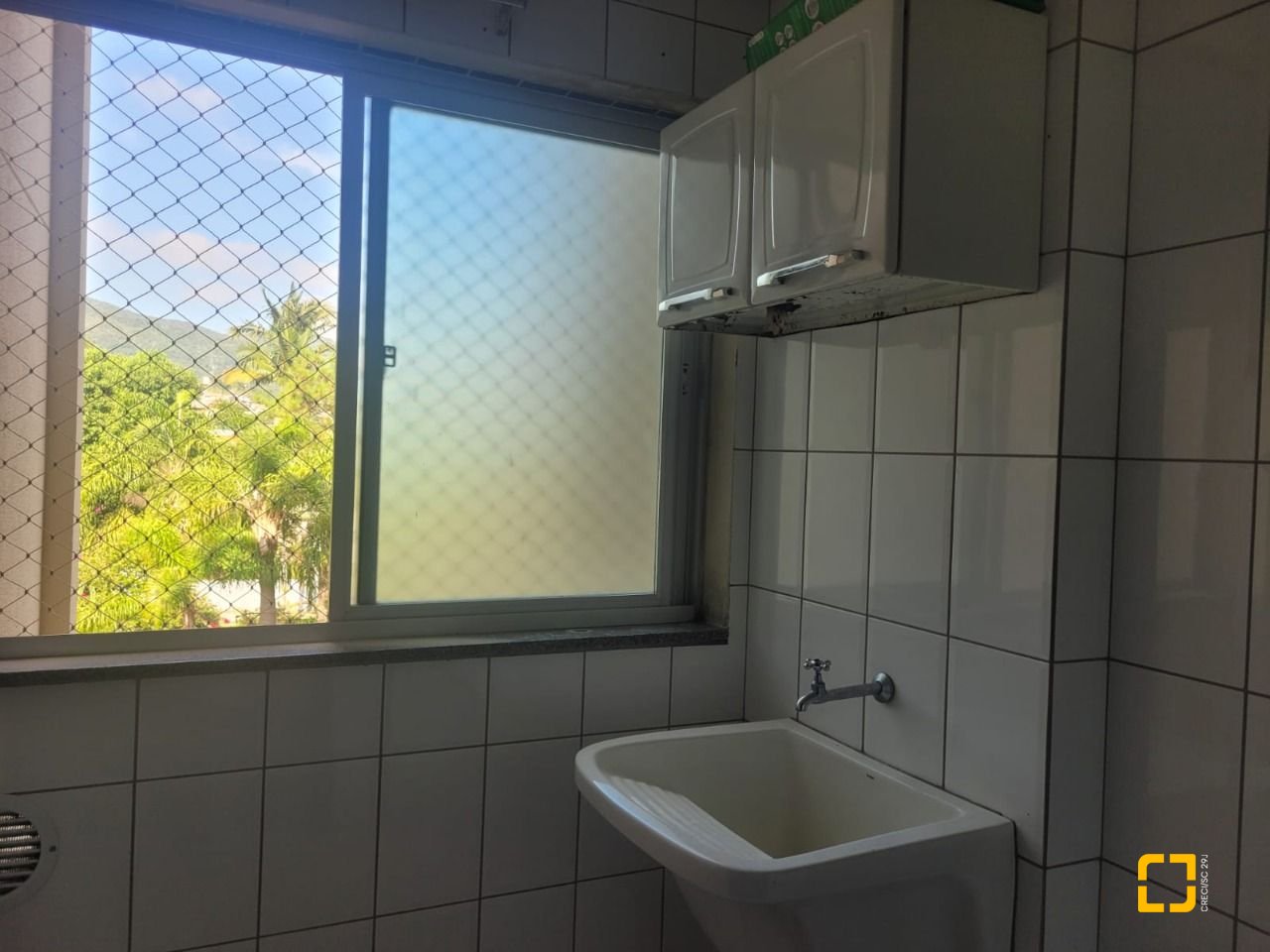 Apartamento com 79m², 4 quartos (sendo 1 suíte), 1 garagem, no bairro Saco Grande em Florianópolis