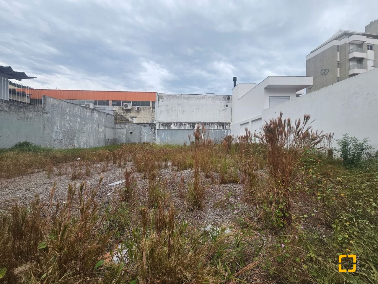 Terreno com 396m², no bairro Trindade em Florianópolis