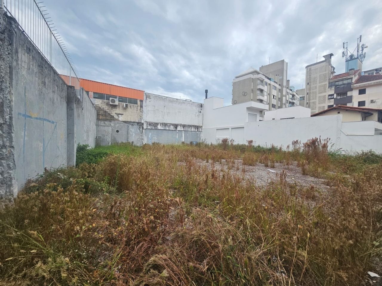 Terreno com 396m², no bairro Trindade em Florianópolis