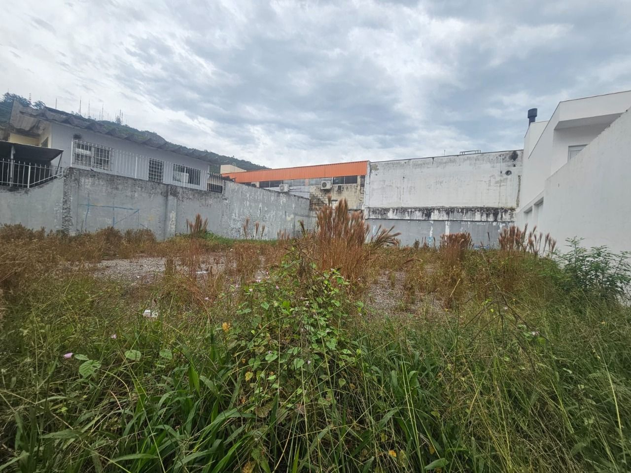 Terreno com 396m², no bairro Trindade em Florianópolis