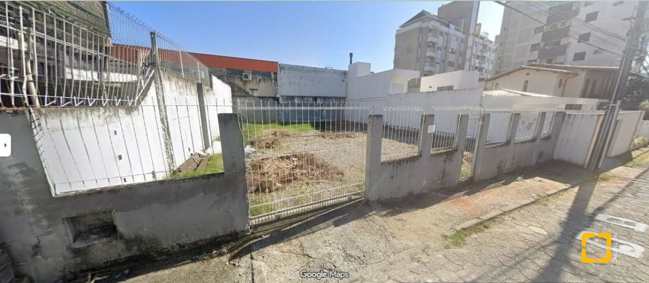Terreno com 396m², no bairro Trindade em Florianópolis