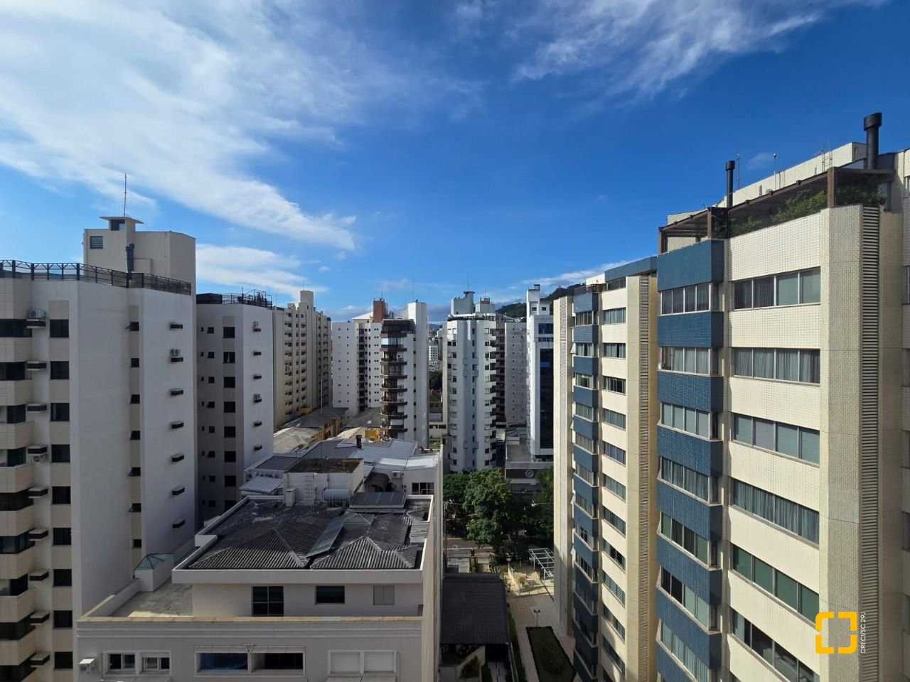 Apartamento com 125m², 4 quartos (sendo 1 suíte), 1 garagem, no bairro Centro em Florianópolis