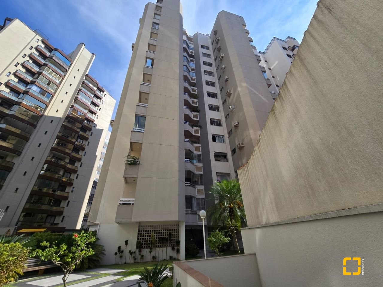 Apartamento com 125m², 4 quartos (sendo 1 suíte), 1 garagem, no bairro Centro em Florianópolis