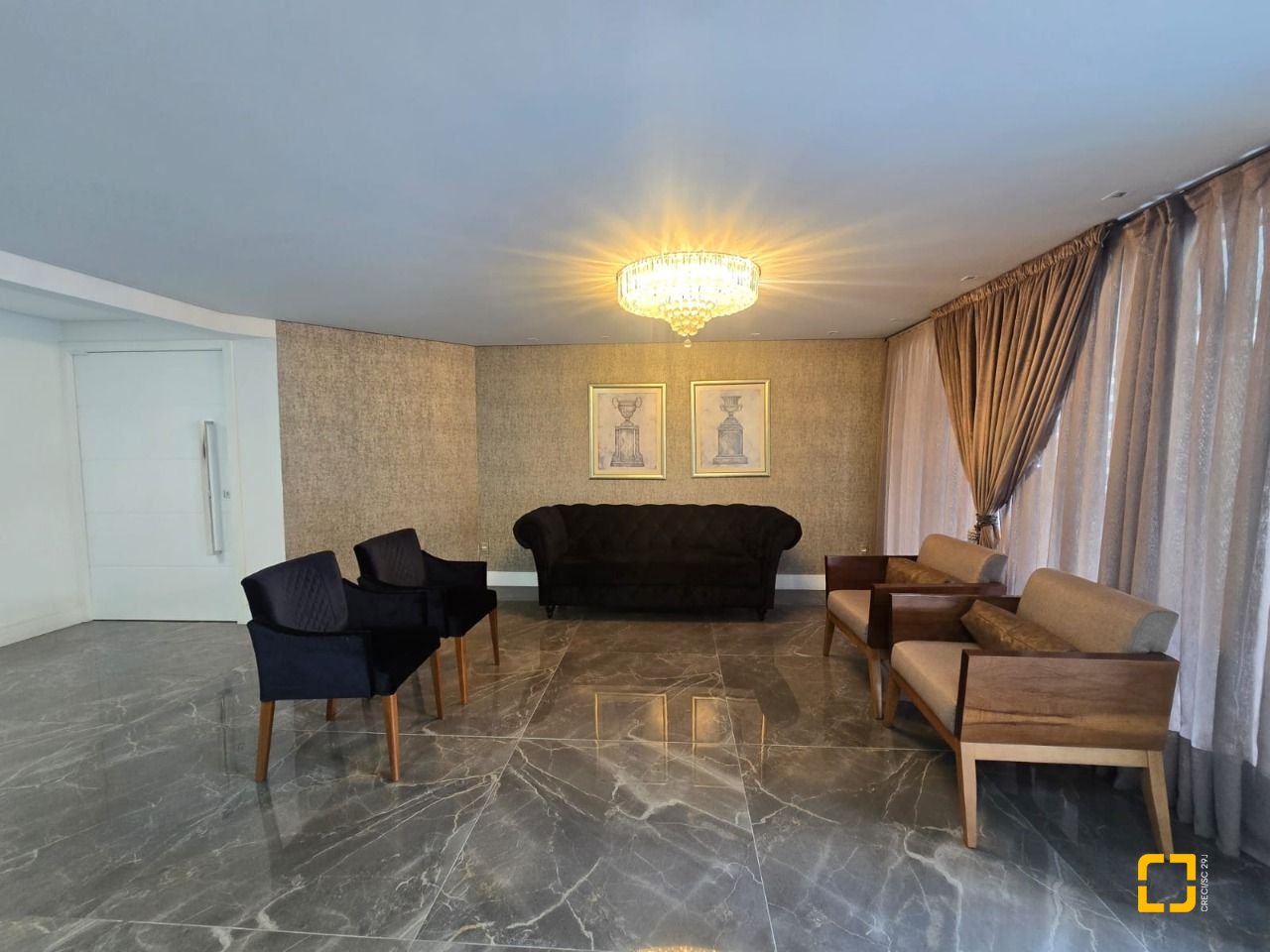 Apartamento com 125m², 4 quartos (sendo 1 suíte), 1 garagem, no bairro Centro em Florianópolis
