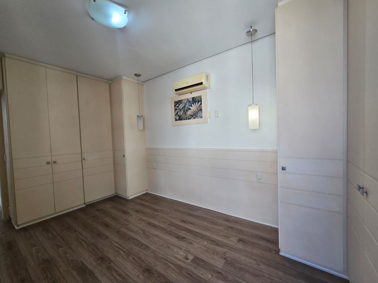 Apartamento com 125m², 4 quartos (sendo 1 suíte), 1 garagem, no bairro Centro em Florianópolis