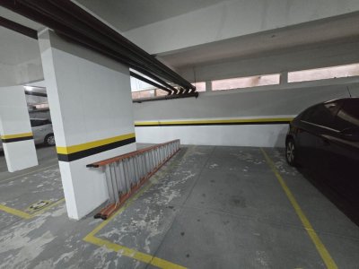 Apartamento com 125m², 4 quartos (sendo 1 suíte), 1 garagem, no bairro Centro em Florianópolis