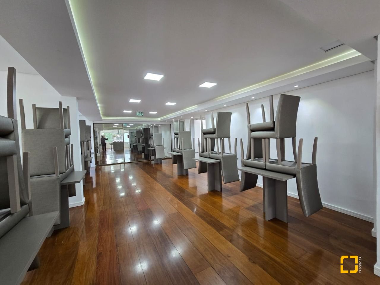 Apartamento com 125m², 4 quartos (sendo 1 suíte), 1 garagem, no bairro Centro em Florianópolis