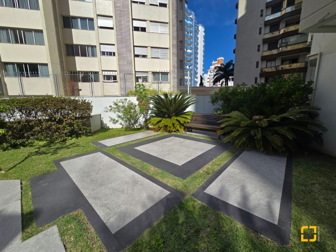 Apartamento com 125m², 4 quartos (sendo 1 suíte), 1 garagem, no bairro Centro em Florianópolis