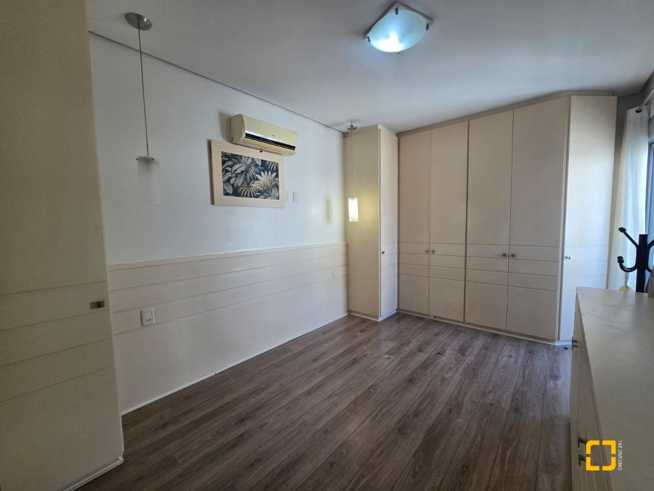 Apartamento com 125m², 4 quartos (sendo 1 suíte), 1 garagem, no bairro Centro em Florianópolis