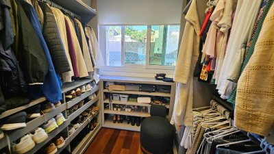 Apartamento com 129m², 5 quartos (sendo 2 suítes), 2 garagens, no bairro Beiramar em Florianópolis