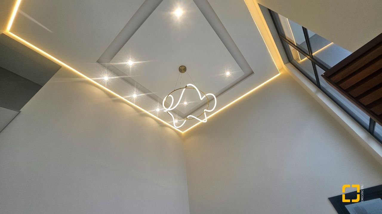 Casa com 175m², 6 quartos (sendo 3 suítes), 2 garagens, no bairro Carianos em Florianópolis