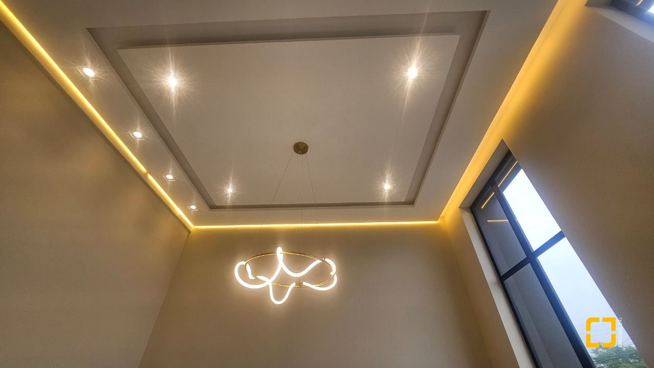 Casa com 195m², 6 quartos (sendo 3 suítes), 2 garagens, no bairro Carianos em Florianópolis