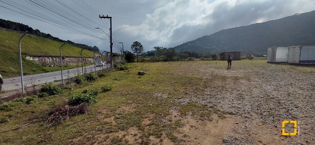 Terreno com 3506m², no bairro Enseada do Brito (Ens Brito) em Palhoça