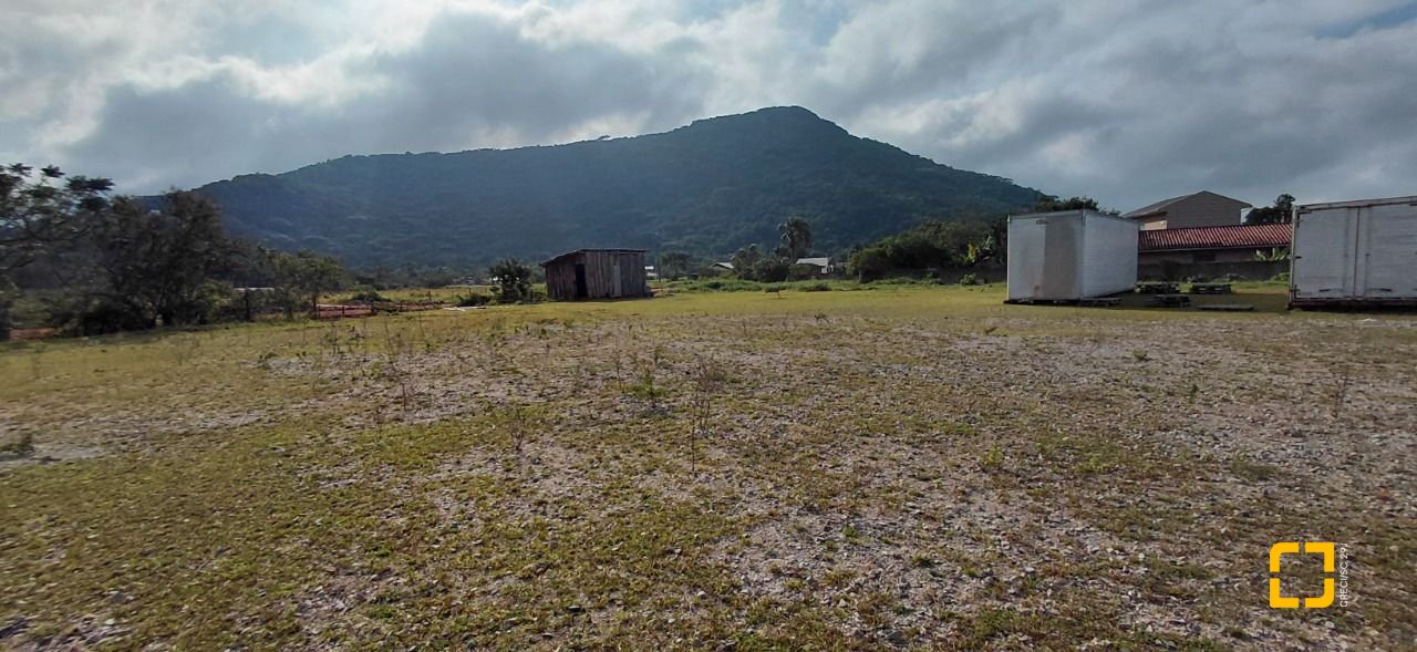 Terreno com 3506m², no bairro Enseada do Brito (Ens Brito) em Palhoça