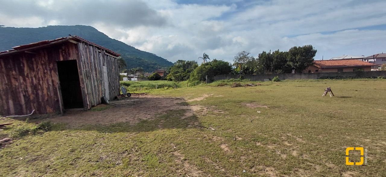 Terreno com 3506m², no bairro Enseada do Brito (Ens Brito) em Palhoça