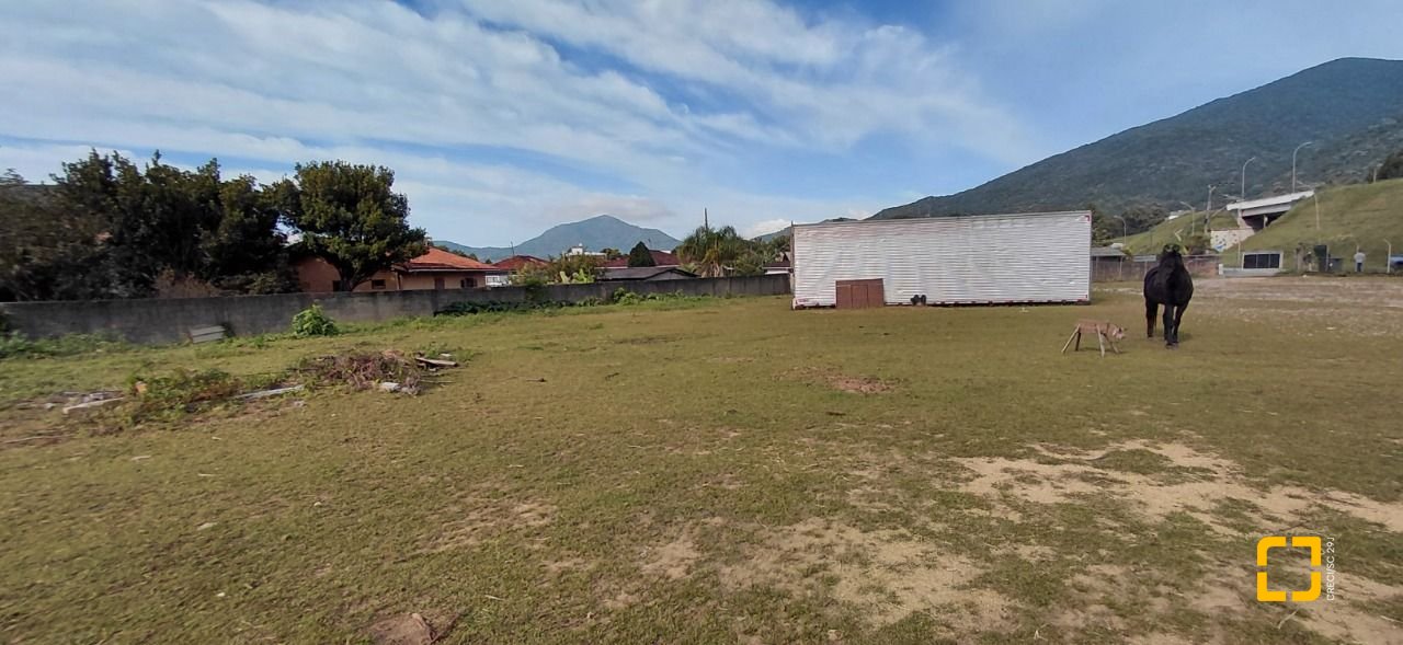 Terreno com 3506m², no bairro Enseada do Brito (Ens Brito) em Palhoça