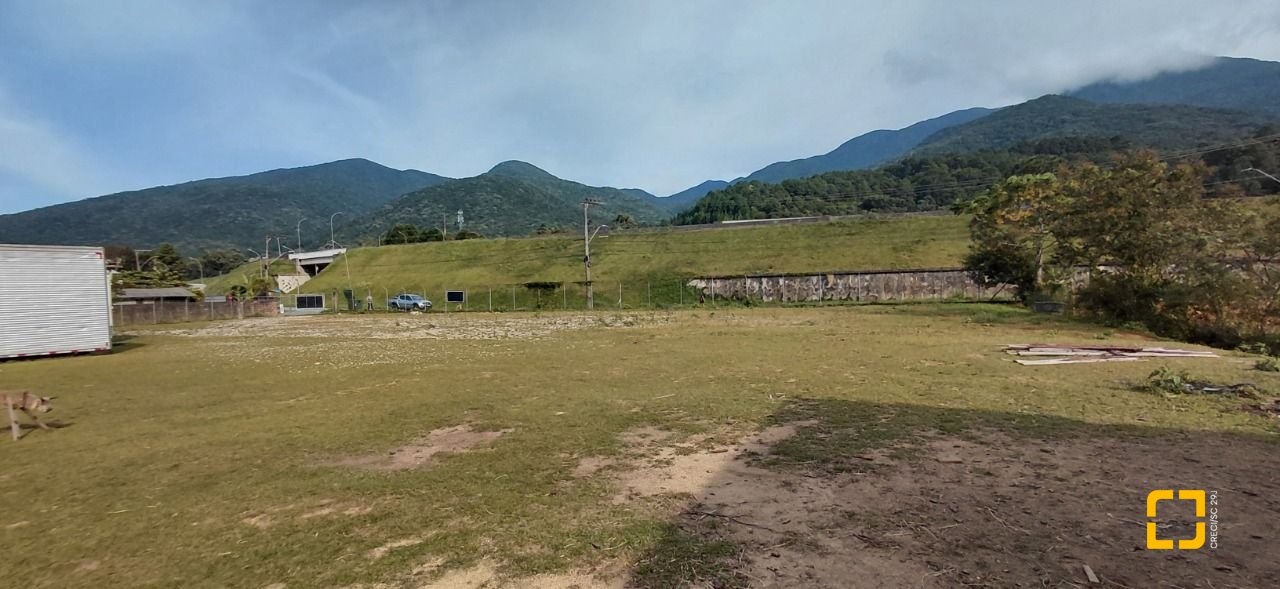 Terreno com 3506m², no bairro Enseada do Brito (Ens Brito) em Palhoça