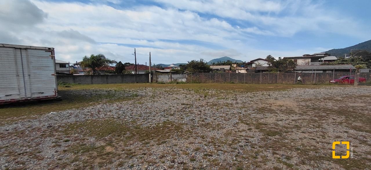Terreno com 3506m², no bairro Enseada do Brito (Ens Brito) em Palhoça