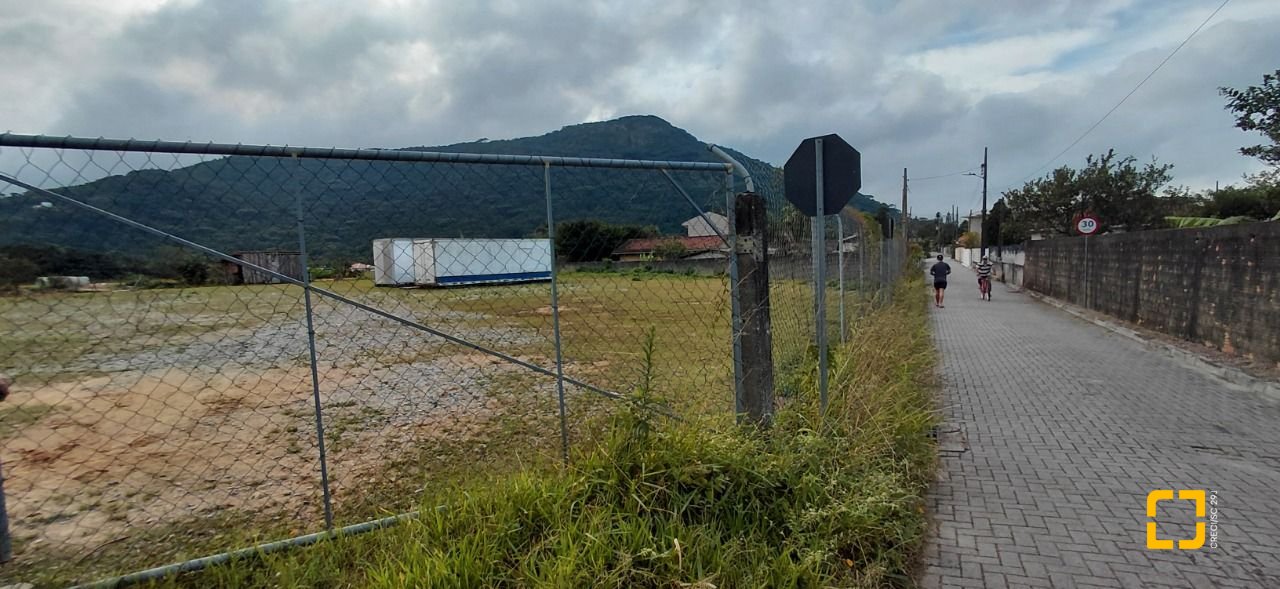 Terreno com 3506m², no bairro Enseada do Brito (Ens Brito) em Palhoça