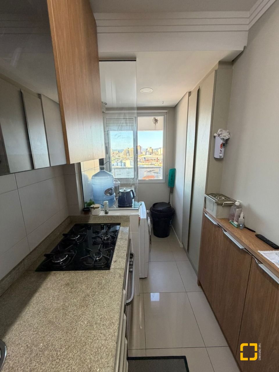 Apartamento com 66m², 2 quartos (sendo 1 suíte), 1 garagem, no bairro Roçado em São José