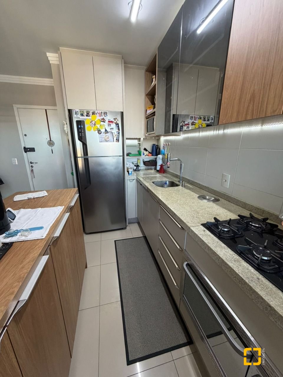 Apartamento com 66m², 2 quartos (sendo 1 suíte), 1 garagem, no bairro Roçado em São José