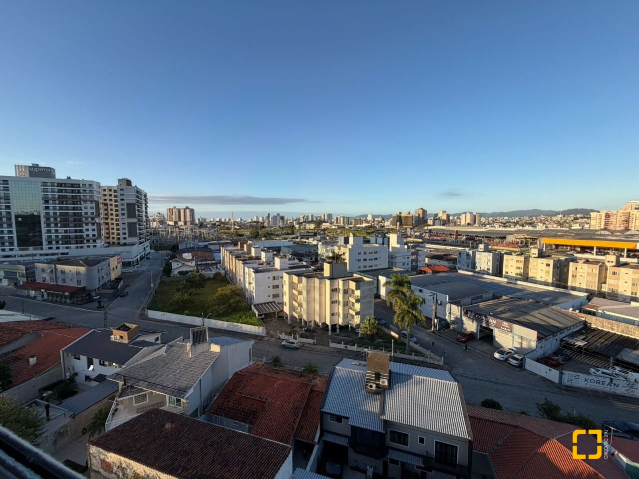 Apartamento com 66m², 2 quartos (sendo 1 suíte), 1 garagem, no bairro Roçado em São José