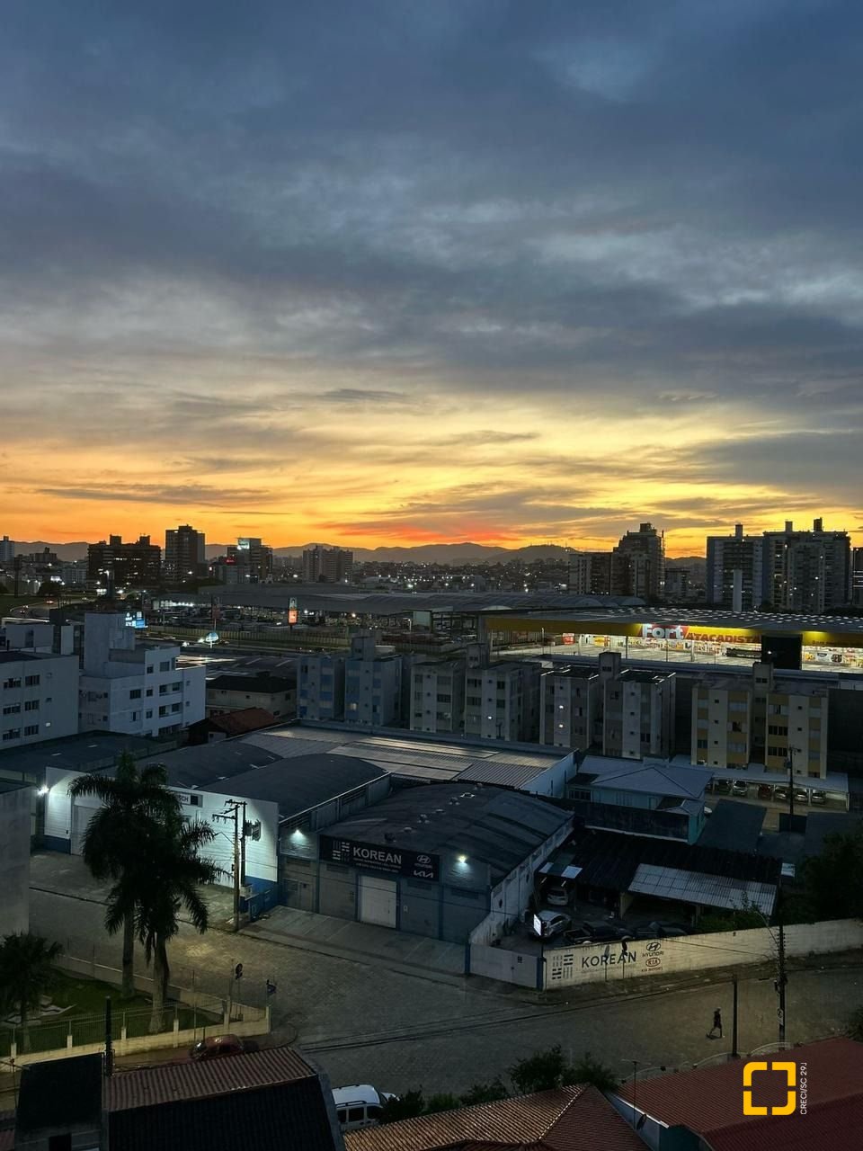 Apartamento com 66m², 2 quartos (sendo 1 suíte), 1 garagem, no bairro Roçado em São José