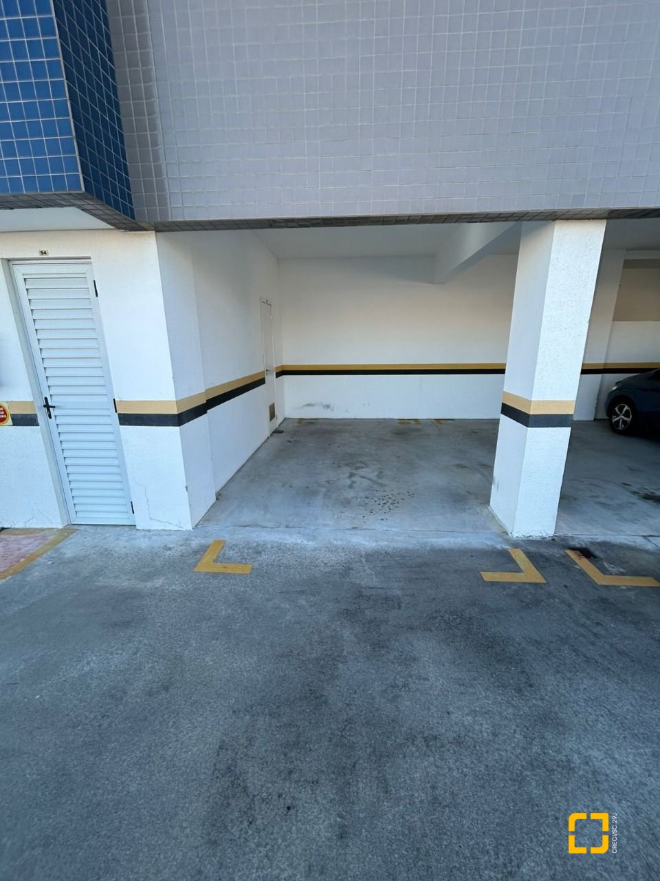 Apartamento com 66m², 2 quartos (sendo 1 suíte), 1 garagem, no bairro Roçado em São José