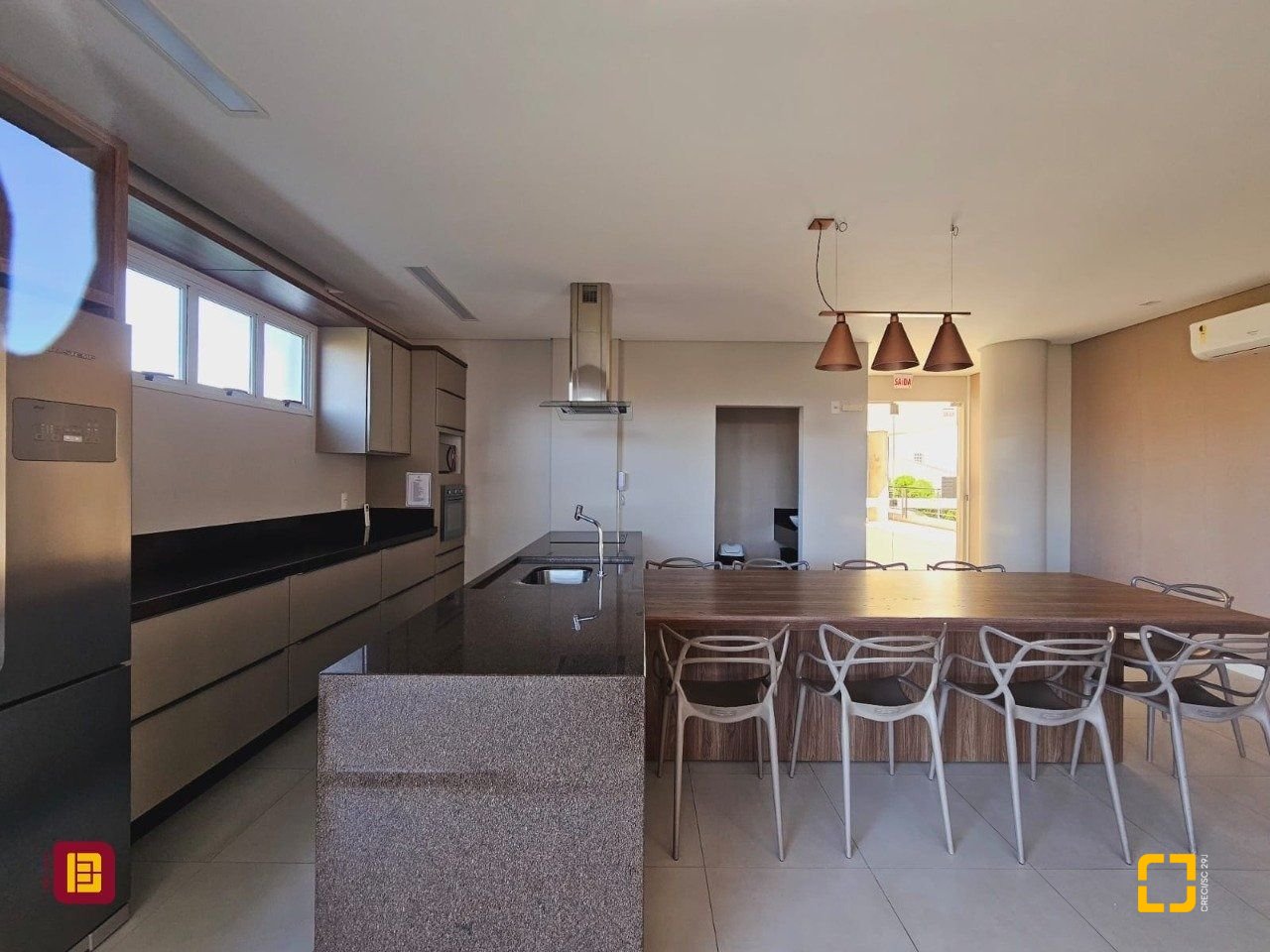 Apartamento com 66m², 2 quartos (sendo 1 suíte), 1 garagem, no bairro Roçado em São José