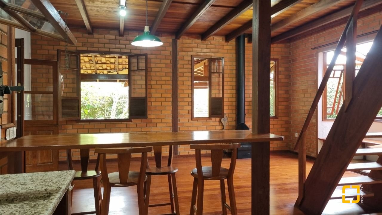 Casa com 154m², 3 quartos, 2 garagens, no bairro Rio Tavares em Florianópolis