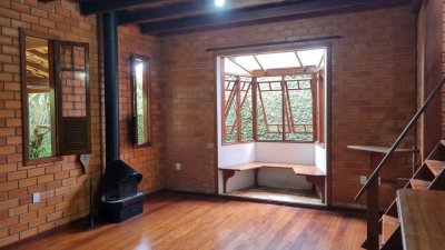 Casa com 154m², 3 quartos, 2 garagens, no bairro Rio Tavares em Florianópolis